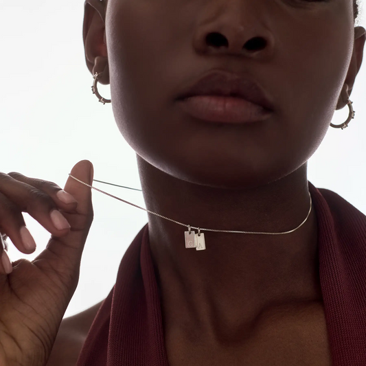 Willow Graviertes Initialen-Halsband